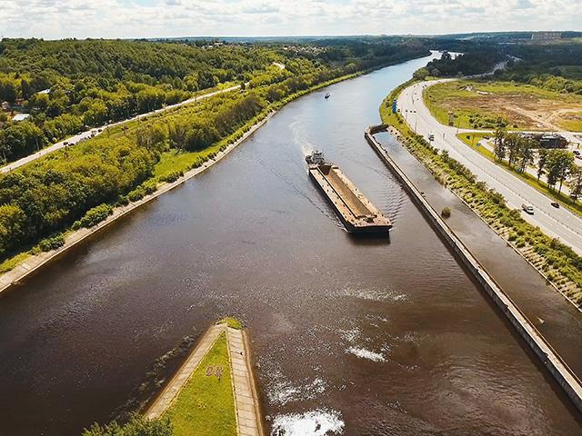 Twenty-four states and numerous agriculture and other industry groups asked a federal court Monday to vacate EPA's amended waters of the U.S. rule. (DTN file photo)