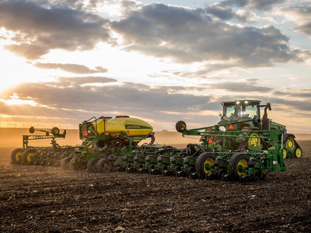 The John Deere, Kinze and Ag Leader collaboration gives farmers operating Kinze and Ag Leader planting and display products the option to integrate data into the John Deere Operations Center. (DTN image courtesy of John Deere)
