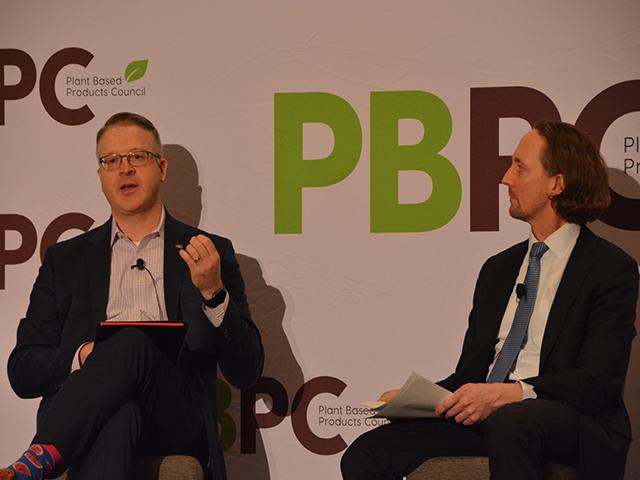 Sam Kieffer, left, vice president of public policy for American Farm Bureau Federation, talks about the prospects of a farm bill with James Glueck, executive director of the Plant Based Products Council, at a conference Tuesday in Omaha. (DTN photo by Chris Clayton)
