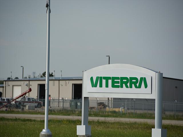 The Canadian government on Tuesday released a report concluding that the sale of Viterra Limited grain and oilseed operations in Canada to competitor Bunge Limited would likely harm competition for the country's farmers. Bunge and Viterra announced their merger last June. (DTN file photo by Chris Clayton)
