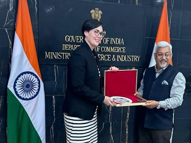 USDA Undersecretary for Trade Alexis Taylor with India Commerce Minister Shri Sunil Barthwal during a USDA trade mission this week to India. (Photo courtesy of USDA Foreign Agricultural Service)