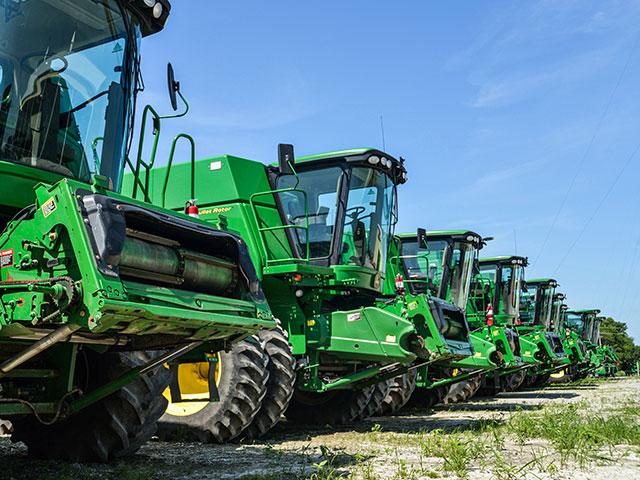John Deere made an addition to its owner's manuals on equipment following a warning from the U.S. Environmental Protection Agency. (DTN file photo by Jim Patrico)