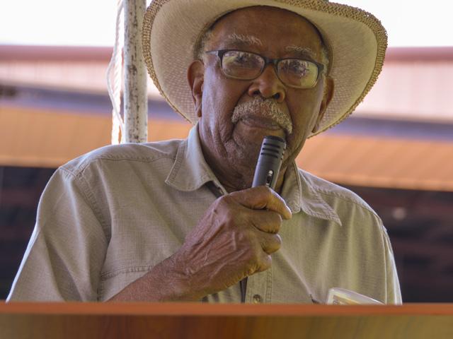 Ellis Bell, 86, is a fourth-generation farmer and member of the Arkansas Agriculture Hall of Fame. Bell talks about how emotionally touched he was when inner-city students came up and thanked him for talking to them about his farm. (DTN photo by Chris Clayton)