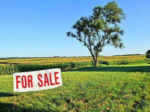Farmland Values Settling Under Weight of Commodity Prices, Interest Rates