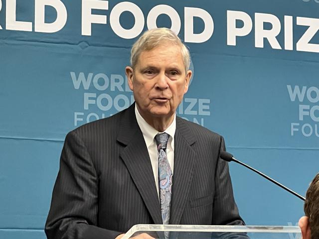 Agriculture Secretary Tom Vilsack speaking to reporters Thursday about testing bulk milk to control the spread of the H5N1 virus in dairy cattle. Vilsack also talked about the Oregon swine case while at the World Food Prize's Borlaug Dialogue in Des Moines. (DTN photo by Chris Clayton)