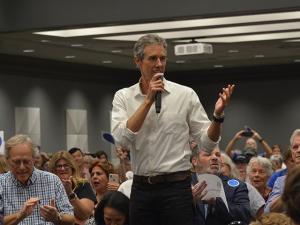 Wall Street Drifts as Stock Markets Worldwide Take Trump’s New Tariffs in Stride