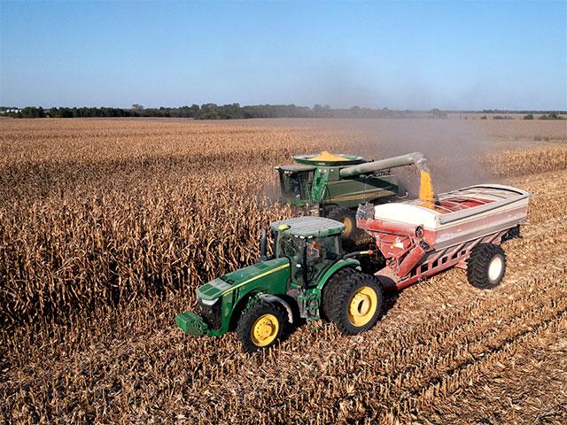 The best moisture at which to harvest corn is the one that brings the highest net return to the farm. (DTN photo by Jason Jenkins)