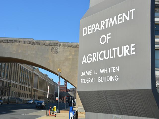 USDA has pushed back its unofficial comment period for the department’s reorganization plan to Sept. 30. At least some groups and commentators are pressing USDA to open up an official comment period with a notice in the Federal Register. (DTN file photo by Chris Clayton)