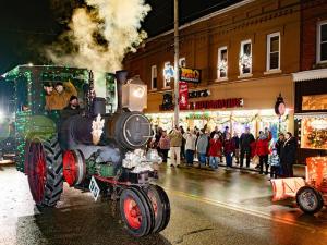 Journalist Runs Out of Steam as He Collects Great Anecdotes at Tractor Parade