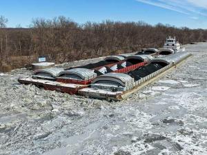 Deep Freeze Overtakes Illinois River System, Impedes Barge Traffic