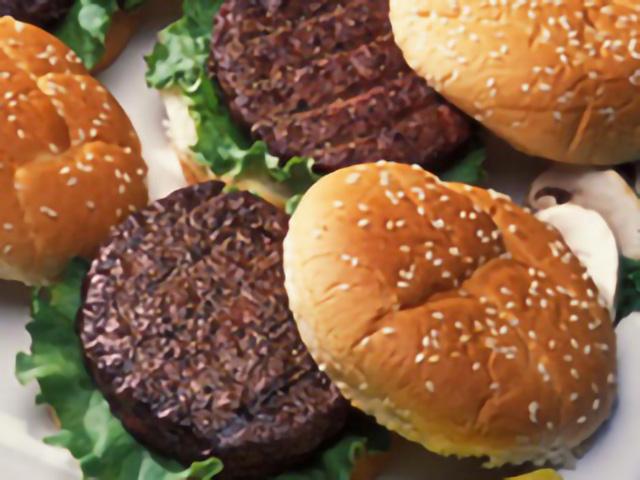 President Donald Trump on Feb. 6 stated he would lower tariffs for up to 80,000 metric tons of beef trimmings from Argentina. Beef trimmings are typically blended by packers to make hamburger. Trump's proclamation pointed to soaring hamburger prices as the reason to increase beef trimming imports. (DTN file photo)